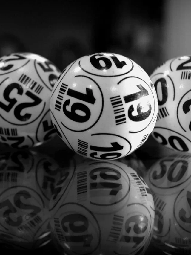 What would happen if the Mega Millions prize went unclaimed?